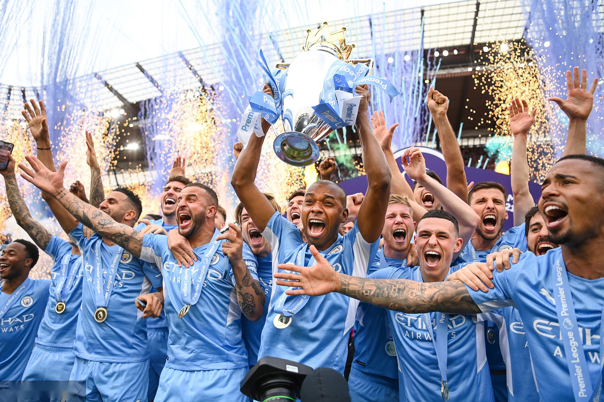 巴蒂尔：热火时期我总朝詹韦喊把球传胸口，可他们还是总传向我脚踝.