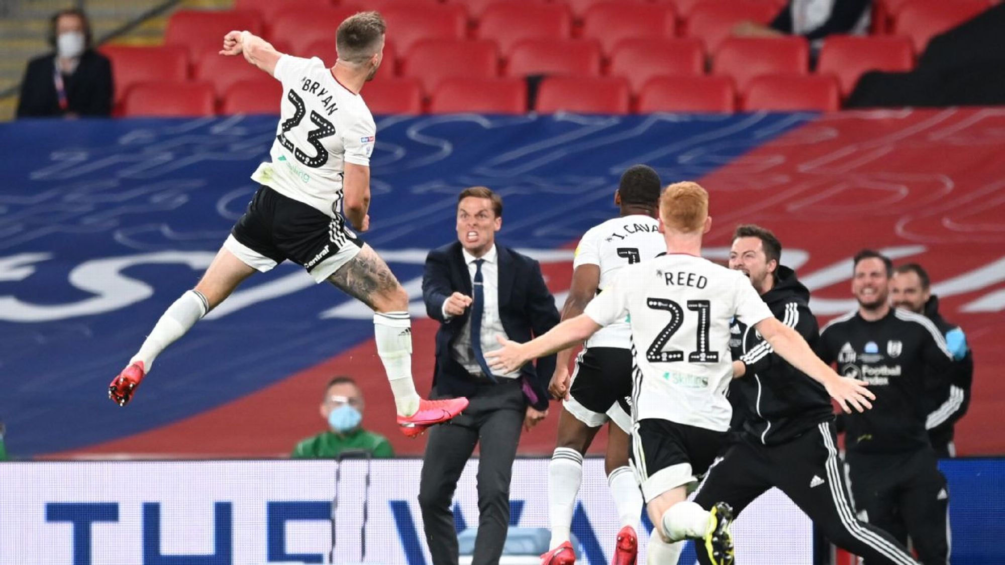 最完美的结局是大马丁加点钱和加纳乔互换.